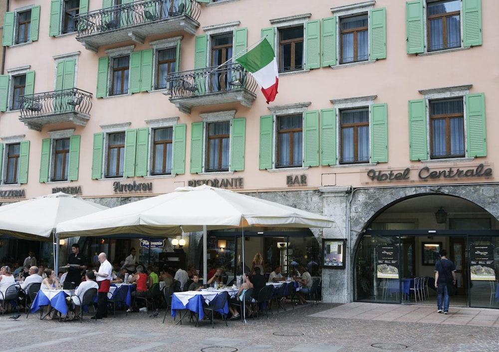 Hotel Centrale Riva del Garda Luaran gambar